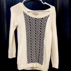 White and black sweater 3/4 length sleeve